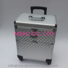 Silver Aluminum Pro Makeup Case Lockable PVC Lining 7.5 kgs light weight